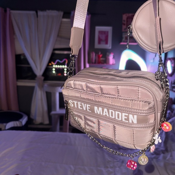 Steve Madden Tan/Beige Quilted Crossbody Bag - Picture 2 of 5